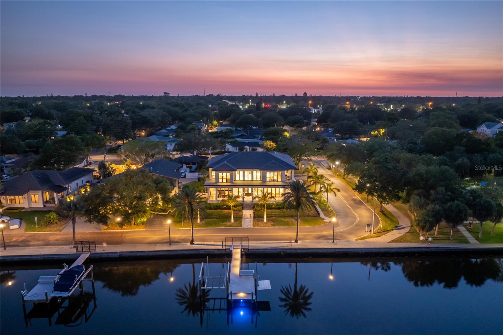 2926 COFFEE POT Blvd ST PETERSBURG, FL 33704