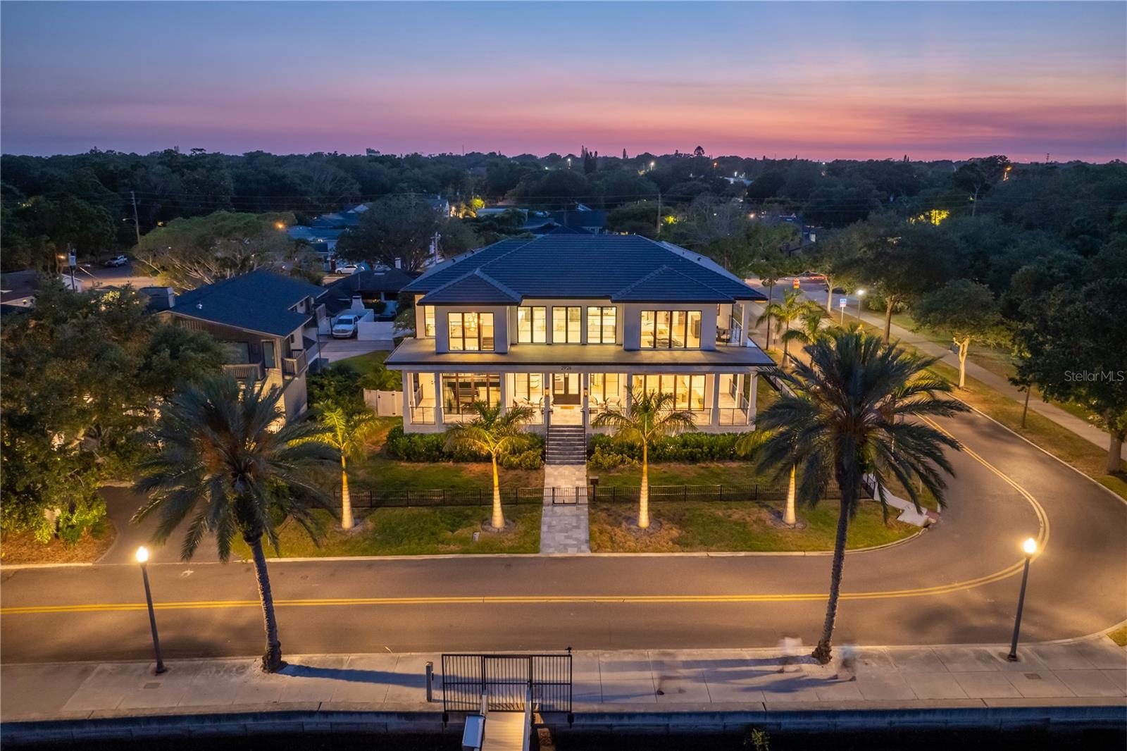 2926 COFFEE POT Blvd ST PETERSBURG, FL 33704
