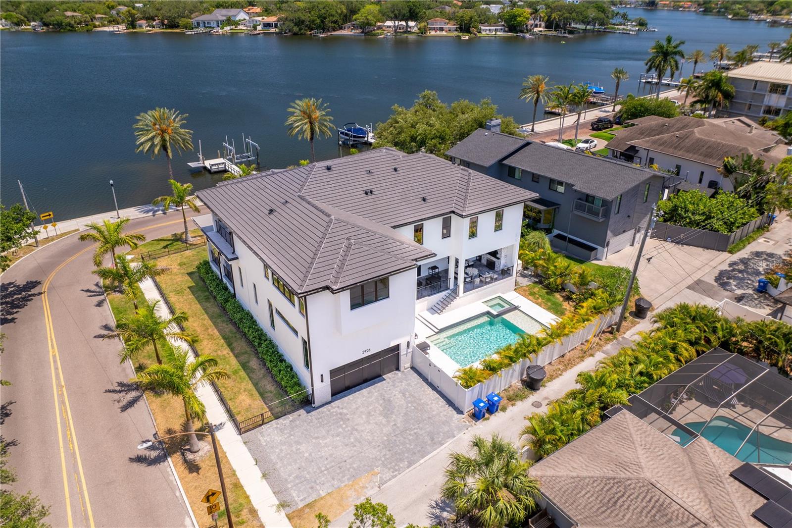 2926 COFFEE POT Blvd ST PETERSBURG, FL 33704