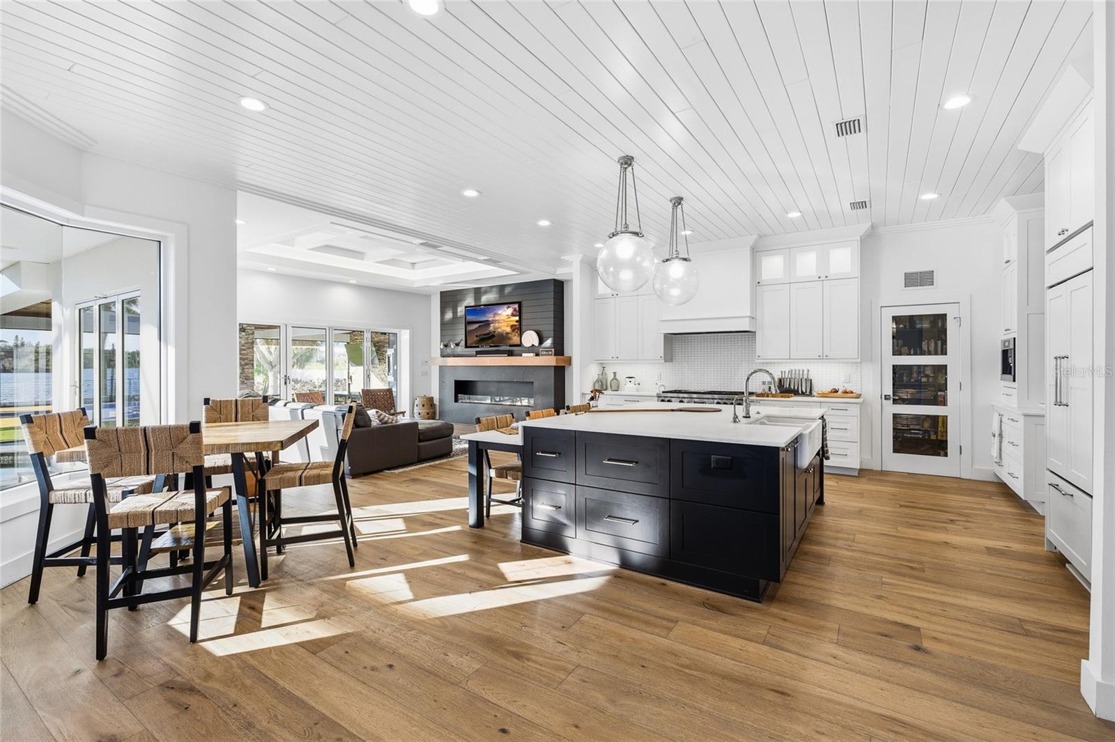 951 S BAYSHORE Blvd SAFETY HARBOR, FL 34695