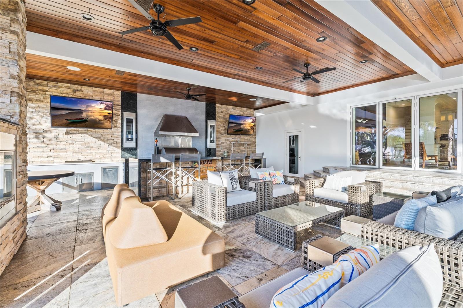 951 S BAYSHORE Blvd SAFETY HARBOR, FL 34695