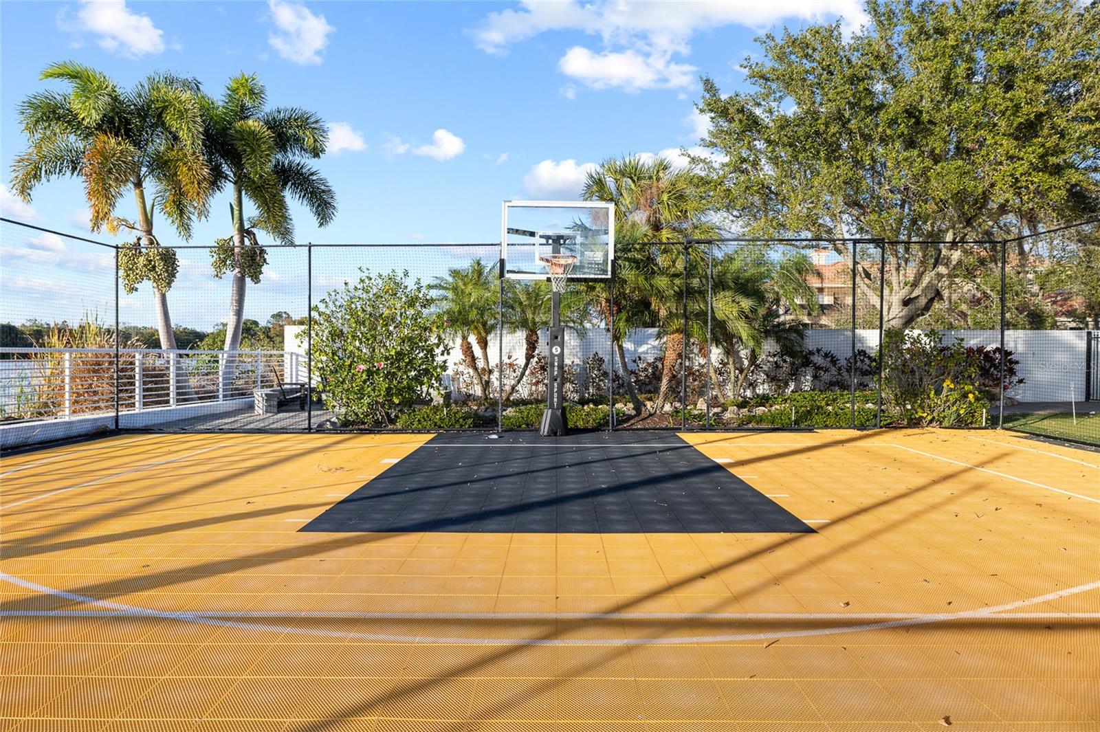 951 S BAYSHORE Blvd SAFETY HARBOR, FL 34695