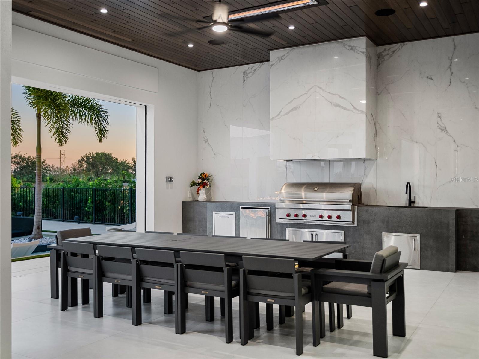 901 GOLDEN BEAR Dr REUNION, FL 34747