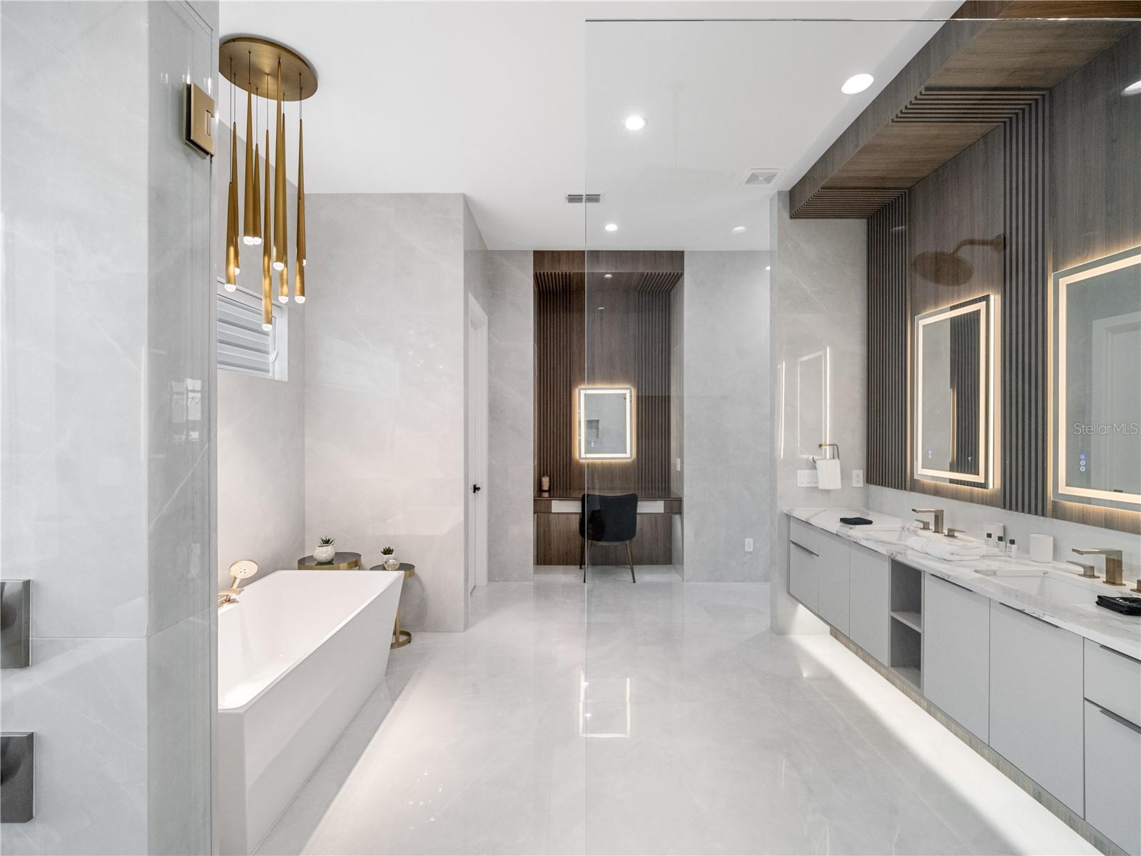 901 GOLDEN BEAR Dr REUNION, FL 34747