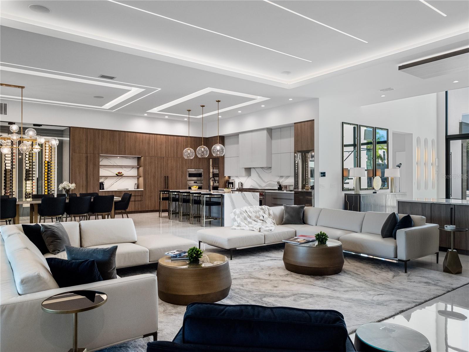 901 GOLDEN BEAR Dr REUNION, FL 34747