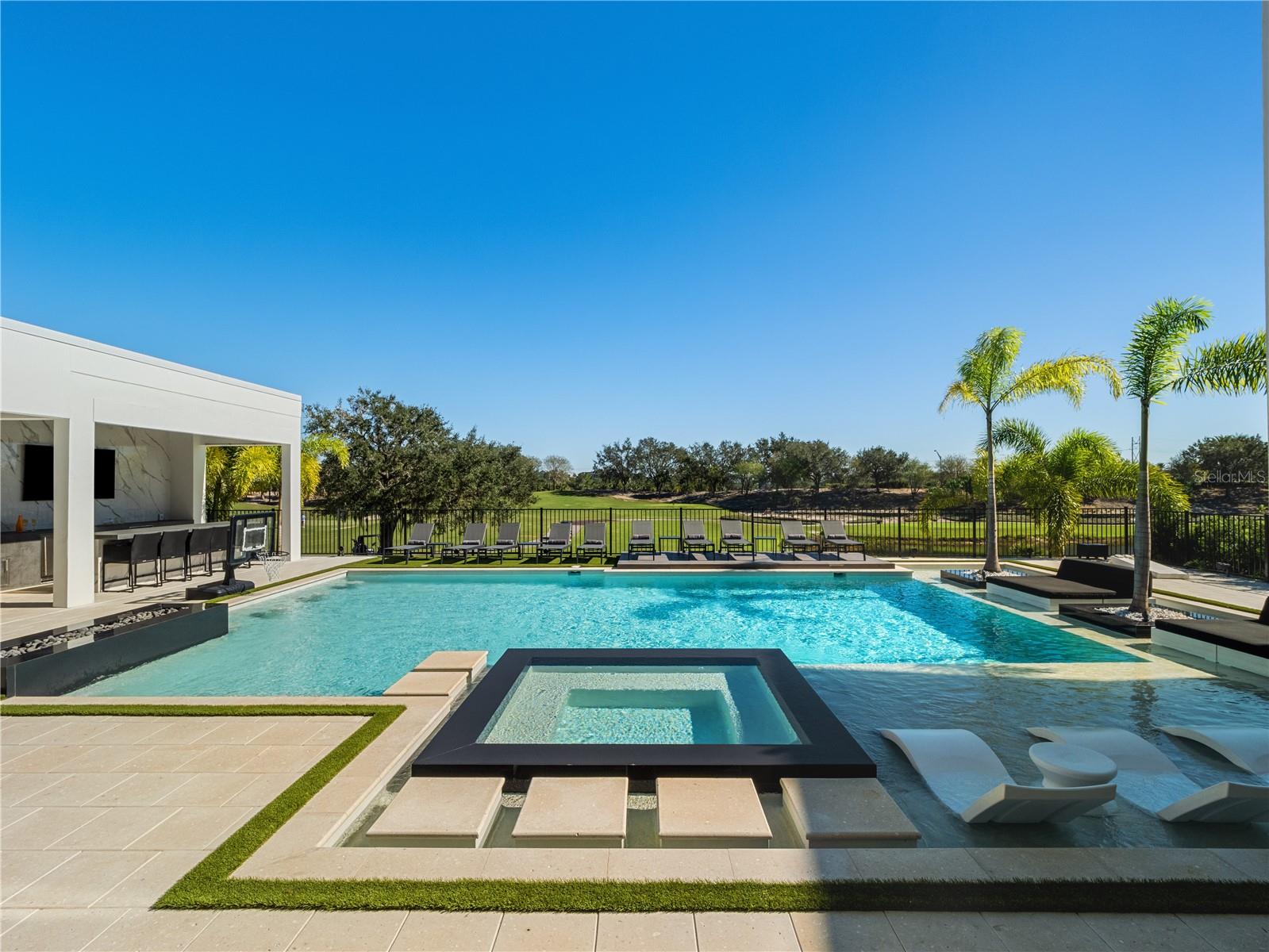 901 GOLDEN BEAR Dr REUNION, FL 34747