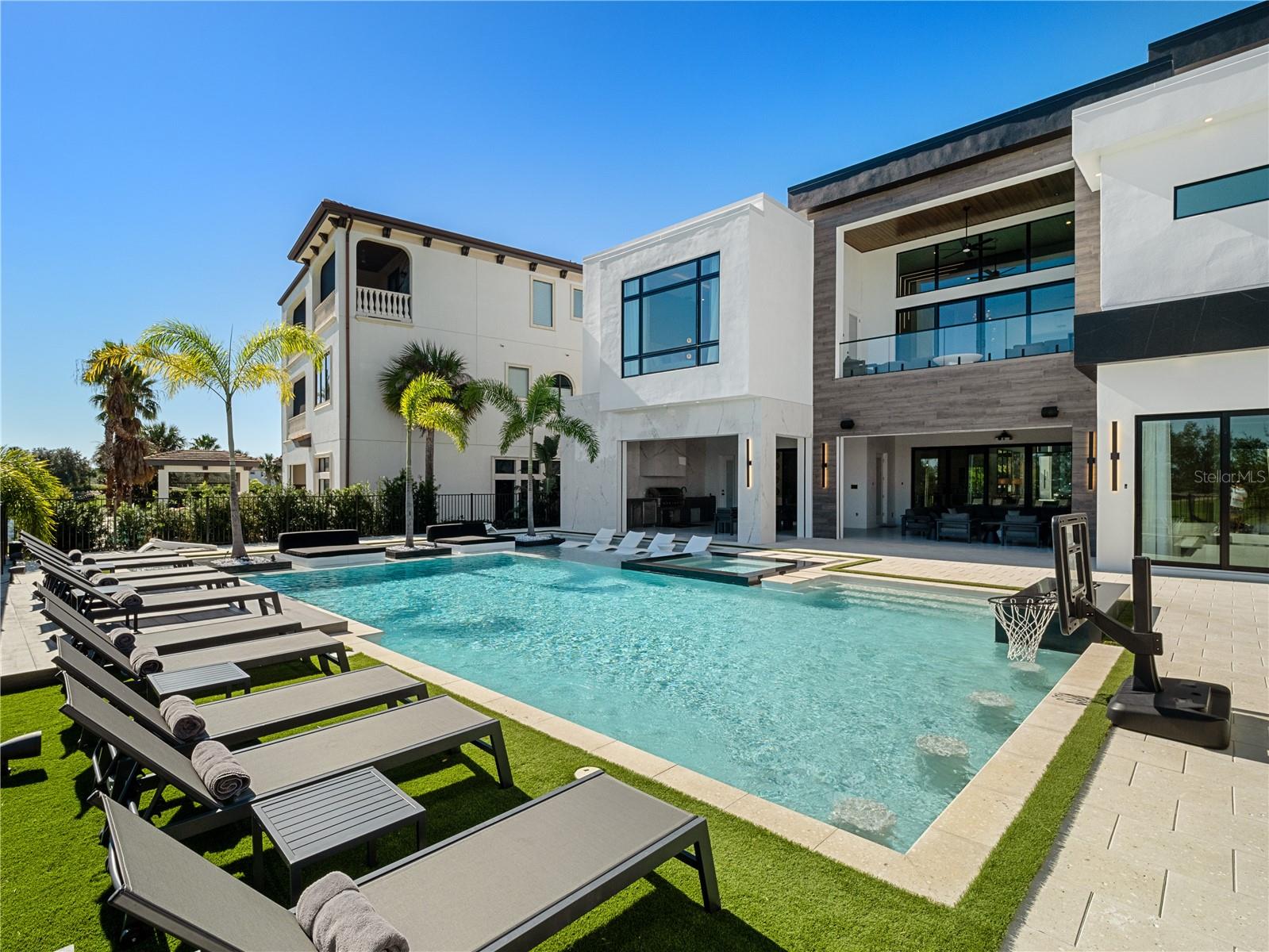 901 GOLDEN BEAR Dr REUNION, FL 34747