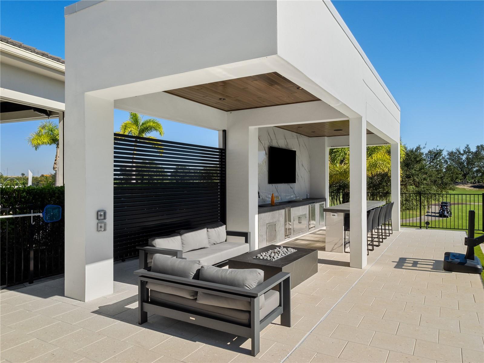 901 GOLDEN BEAR Dr REUNION, FL 34747