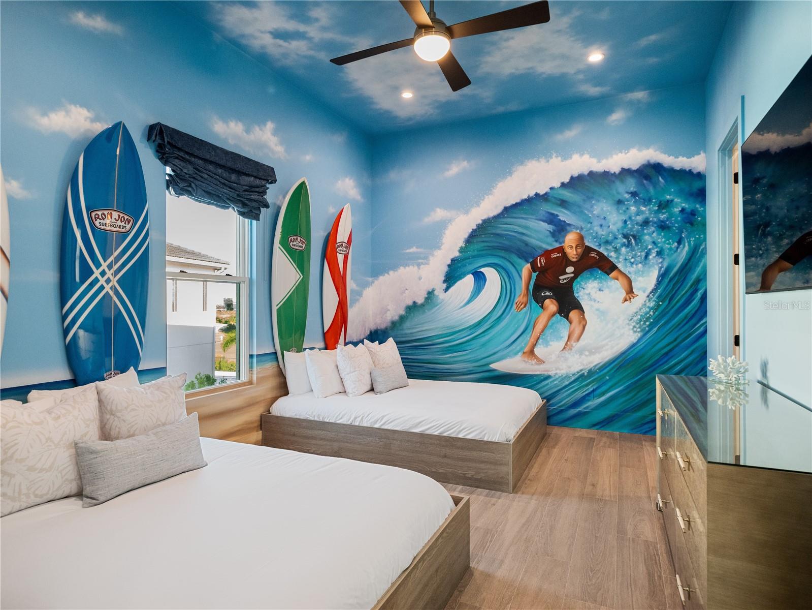 901 GOLDEN BEAR Dr REUNION, FL 34747