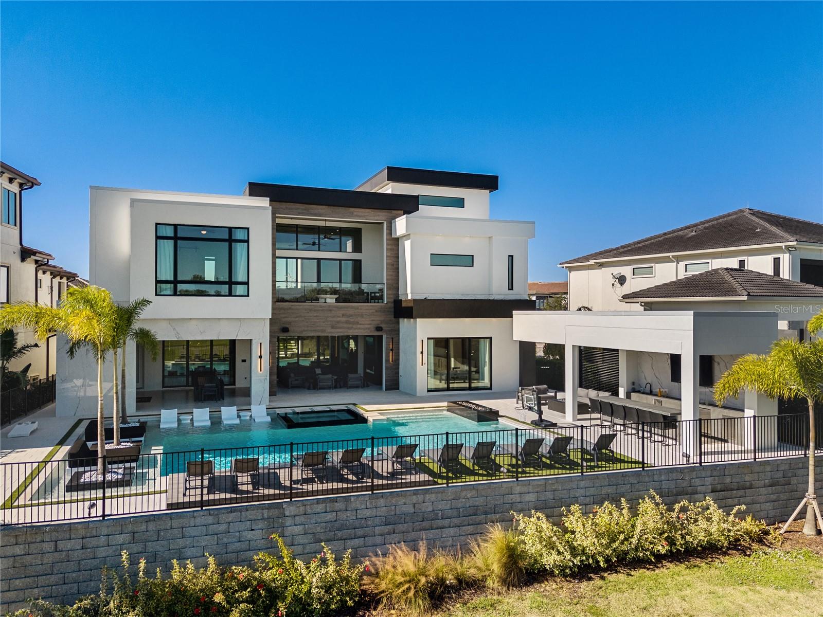 901 GOLDEN BEAR Dr REUNION, FL 34747