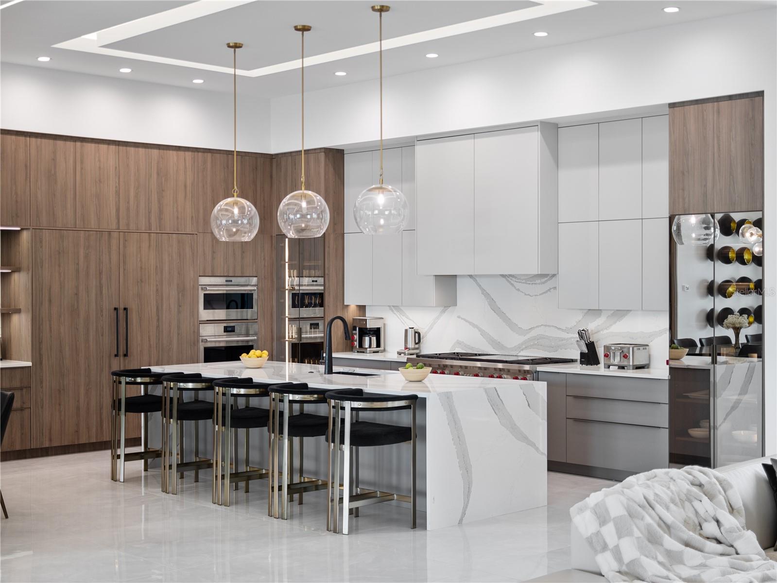 901 GOLDEN BEAR Dr REUNION, FL 34747