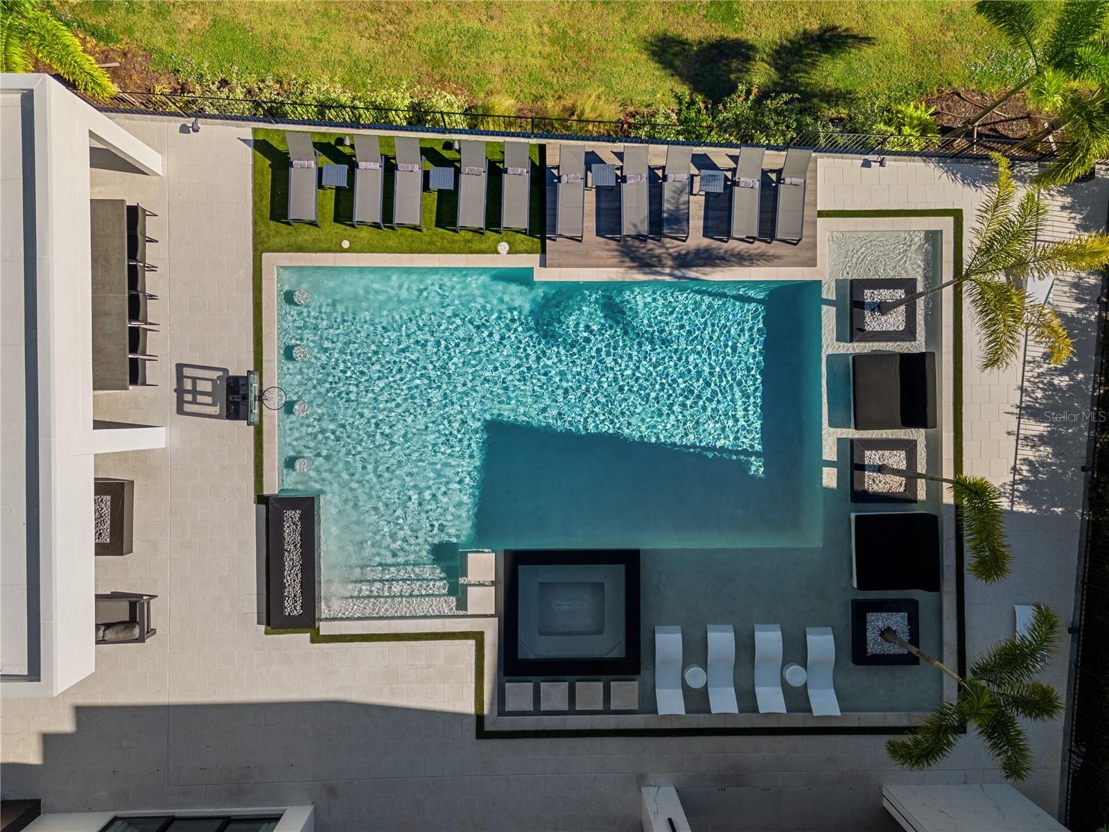 901 GOLDEN BEAR Dr REUNION, FL 34747