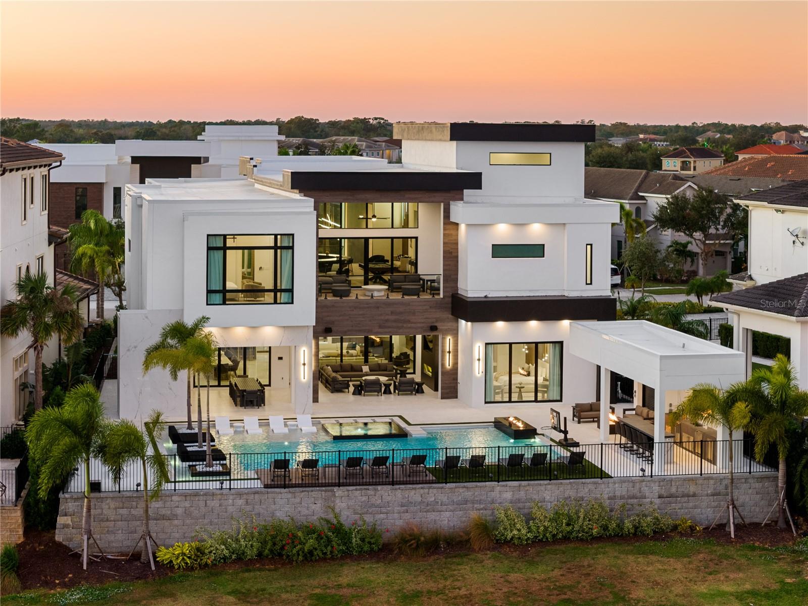 901 GOLDEN BEAR Dr REUNION, FL 34747