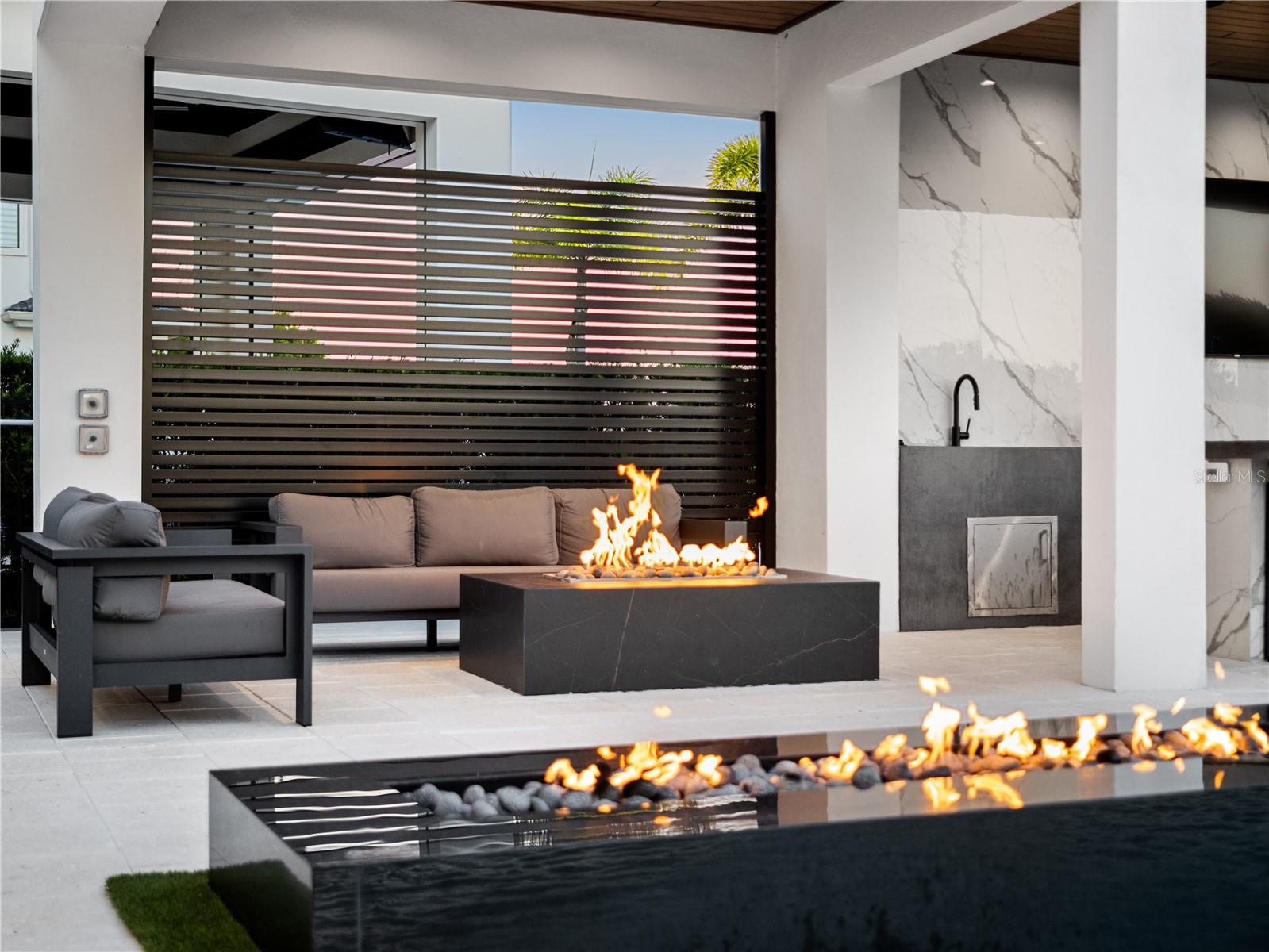 901 GOLDEN BEAR Dr REUNION, FL 34747