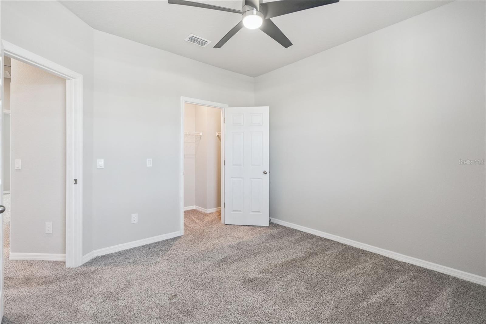 988 LEGACY WINDS Way CASSELBERRY, FL 32707