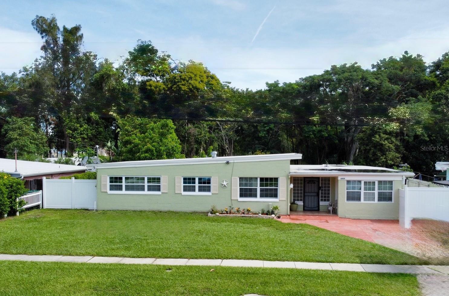 5925 DAHLIA Dr ORLANDO, FL 32807