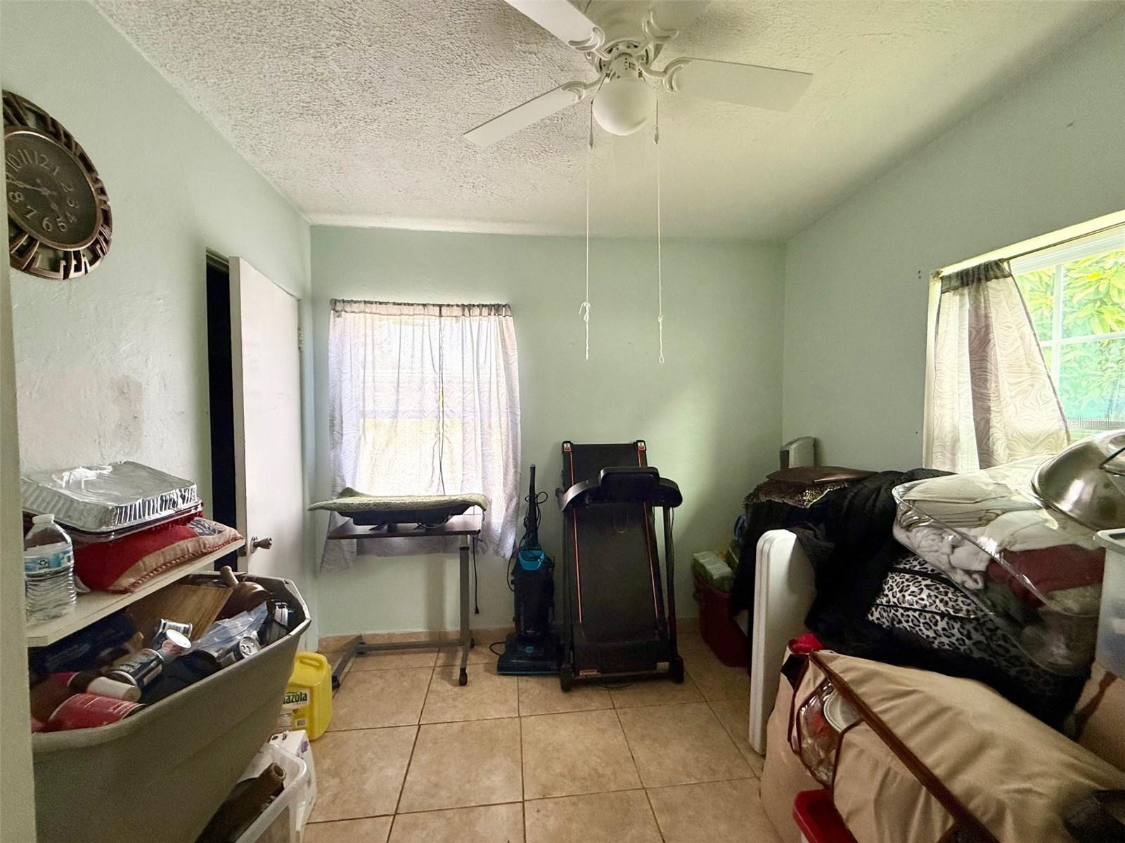 5925 DAHLIA Dr ORLANDO, FL 32807