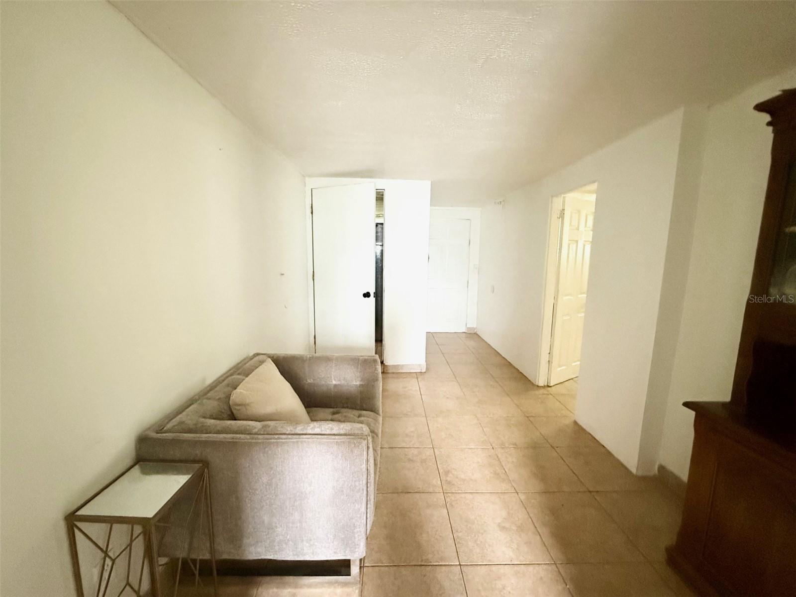 5925 DAHLIA Dr ORLANDO, FL 32807