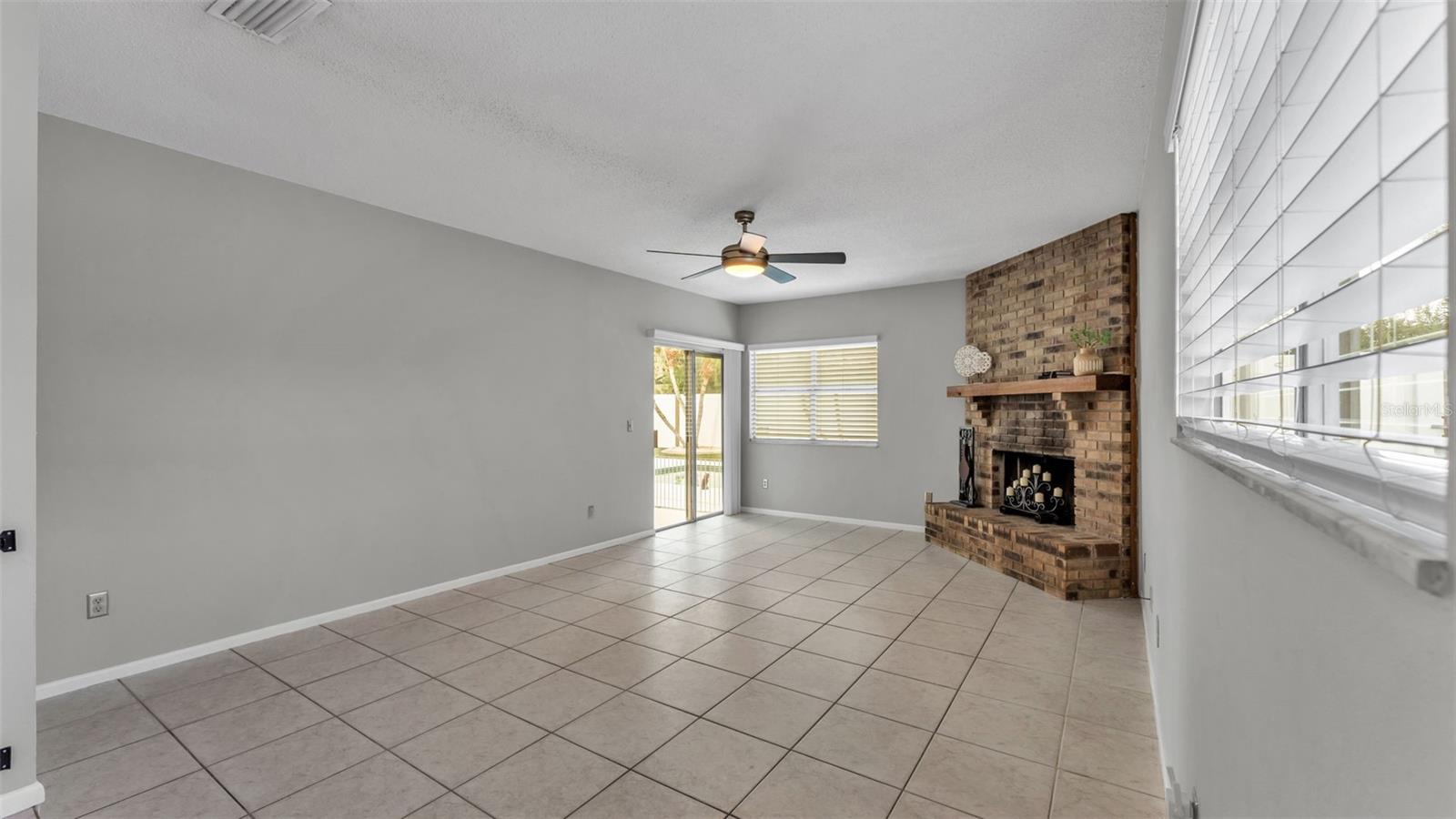 2331 PEPPERCORN St KISSIMMEE, FL 34741