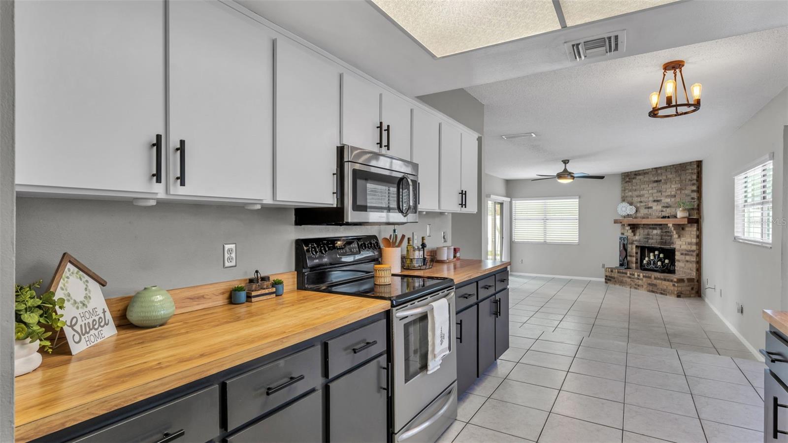 2331 PEPPERCORN St KISSIMMEE, FL 34741