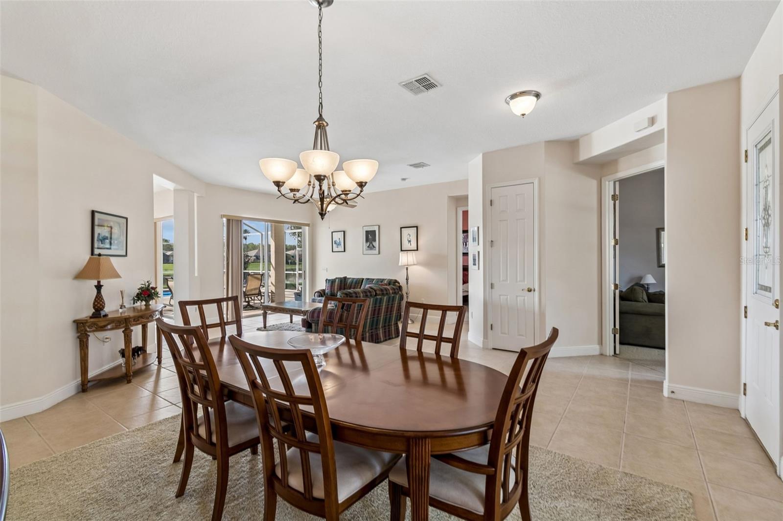 813 GLENDORA Rd KISSIMMEE, FL 34759