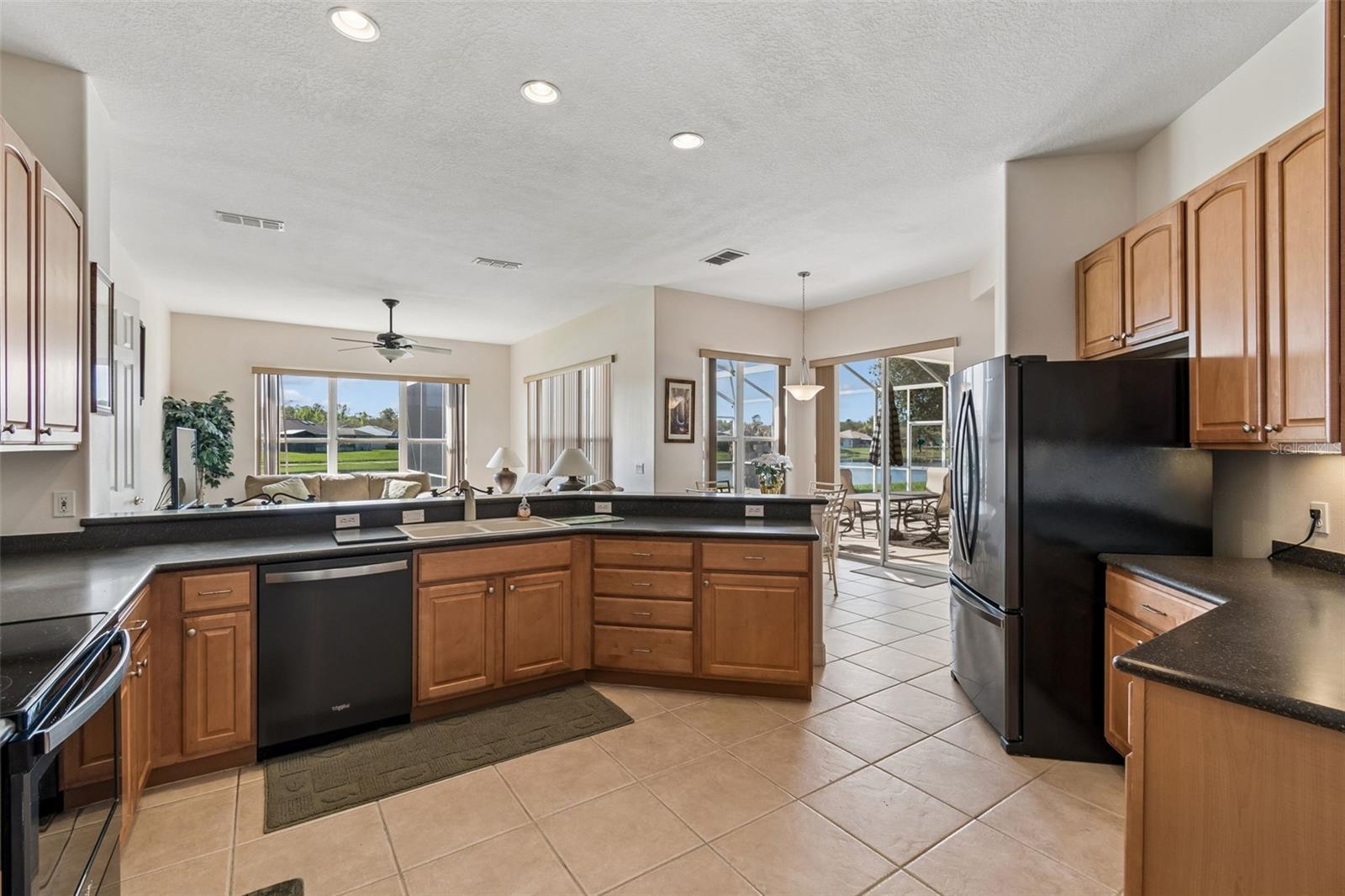 813 GLENDORA Rd KISSIMMEE, FL 34759