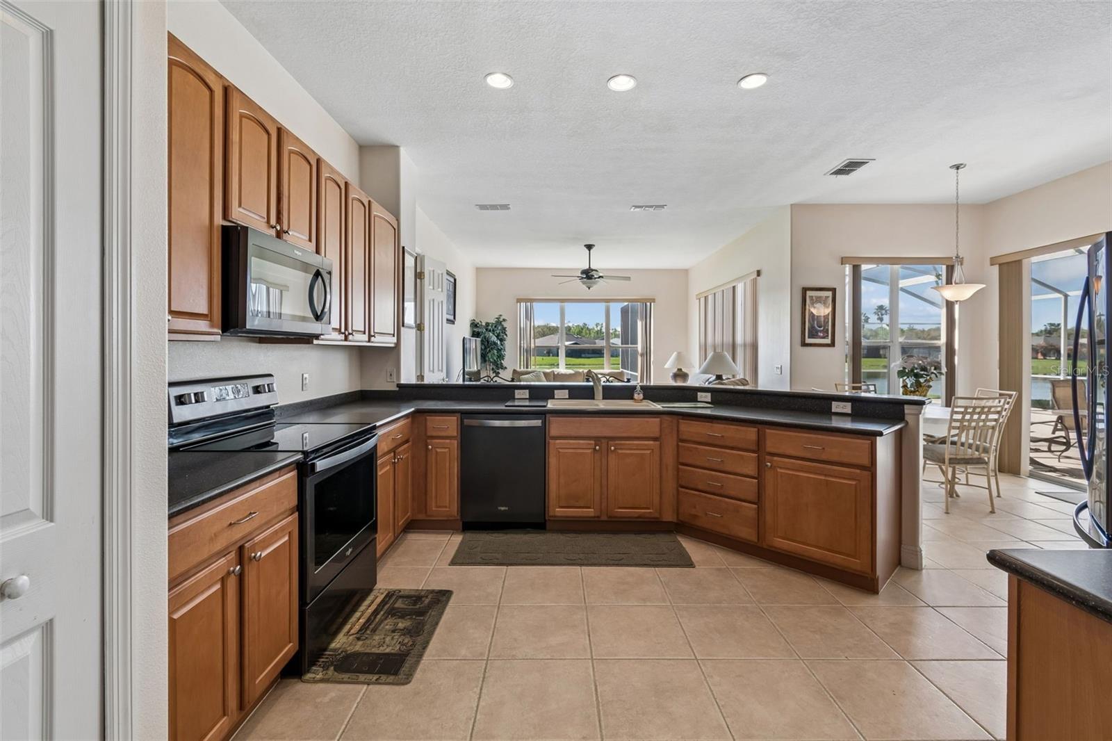 813 GLENDORA Rd KISSIMMEE, FL 34759