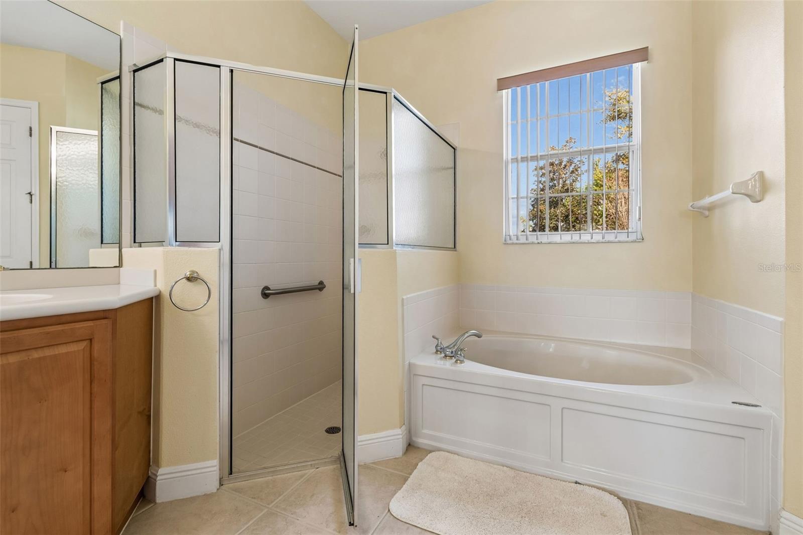 813 GLENDORA Rd KISSIMMEE, FL 34759