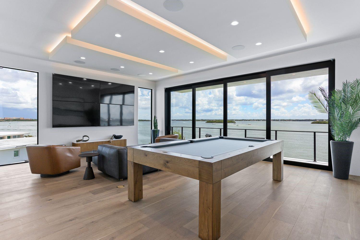 445 129TH Ave MADEIRA BEACH, FL 33708