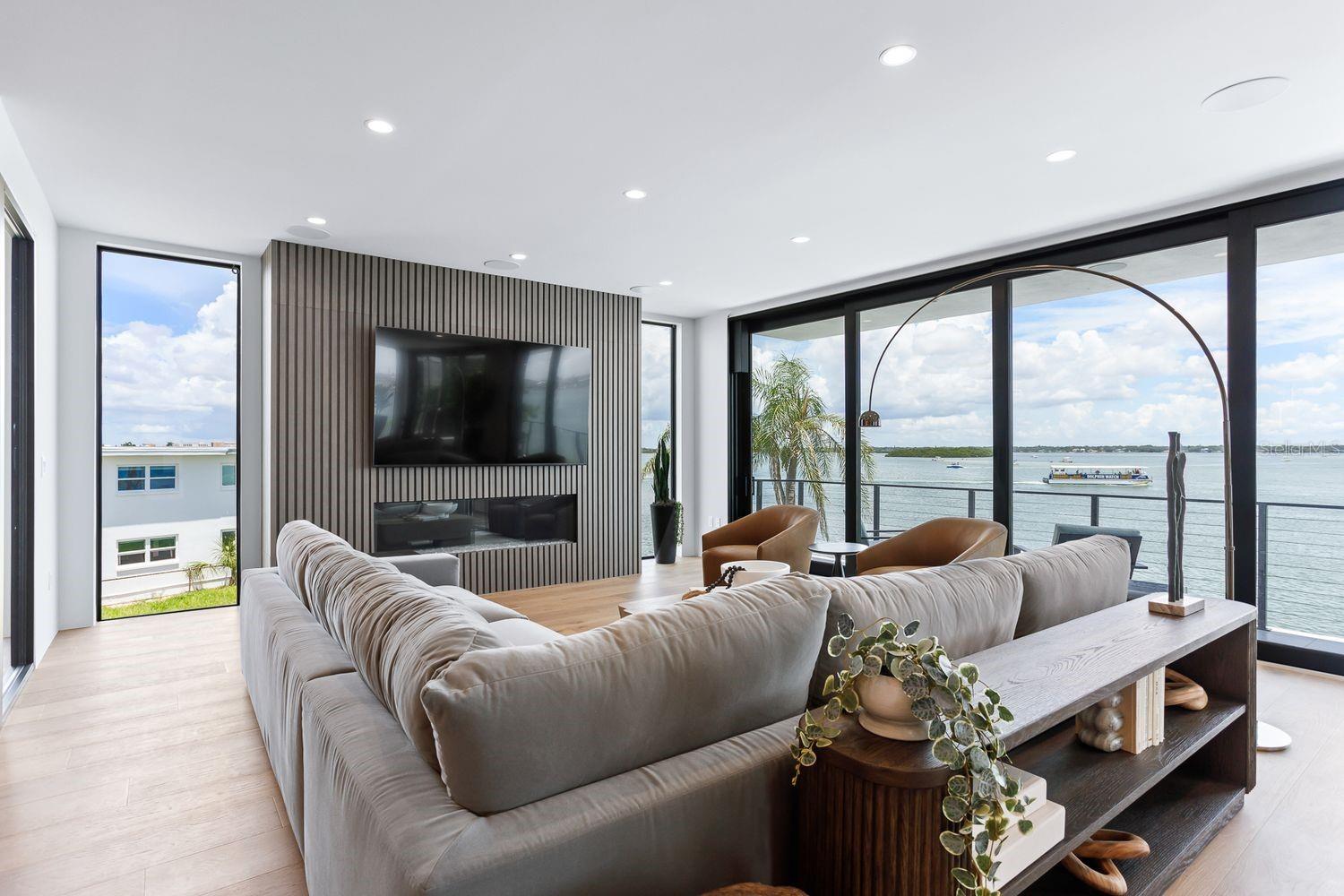 445 129TH Ave MADEIRA BEACH, FL 33708