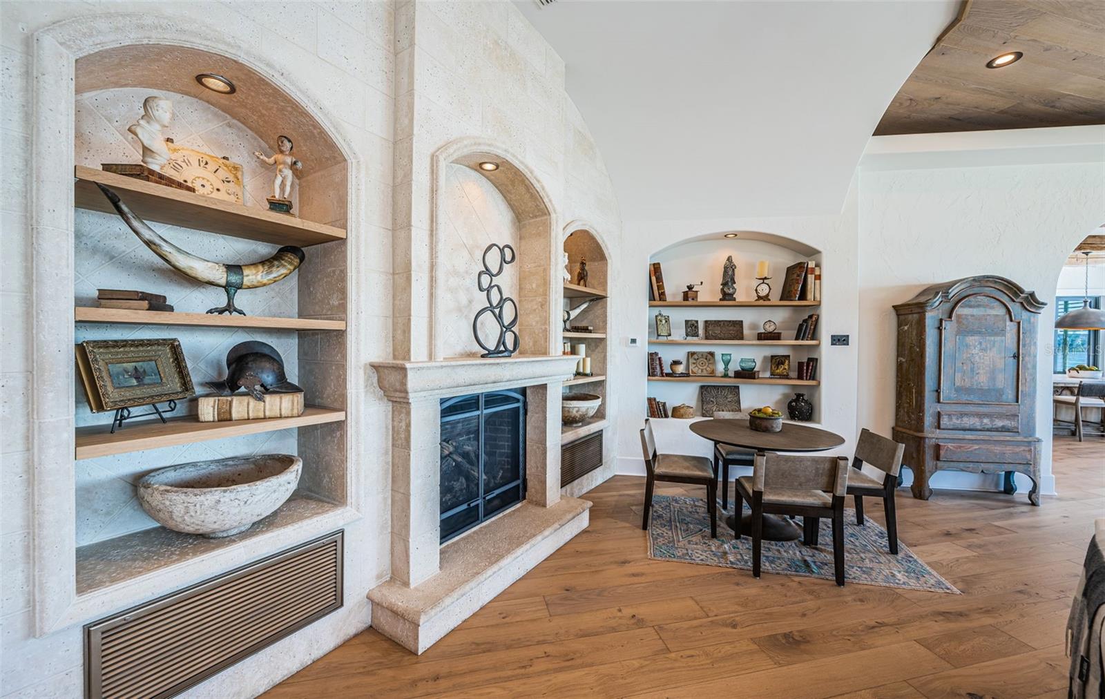 7800 9TH Ave ST PETERSBURG, FL 33707