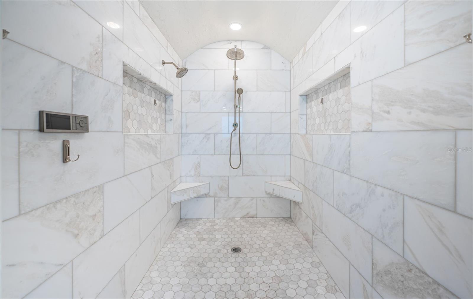 7800 9TH Ave ST PETERSBURG, FL 33707