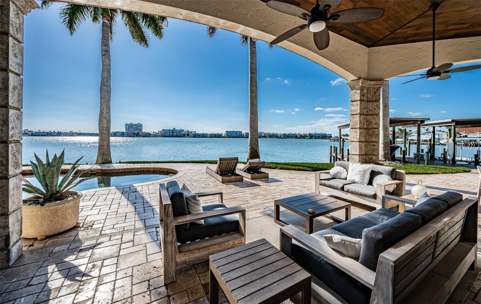 7800 9TH Ave ST PETERSBURG, FL 33707