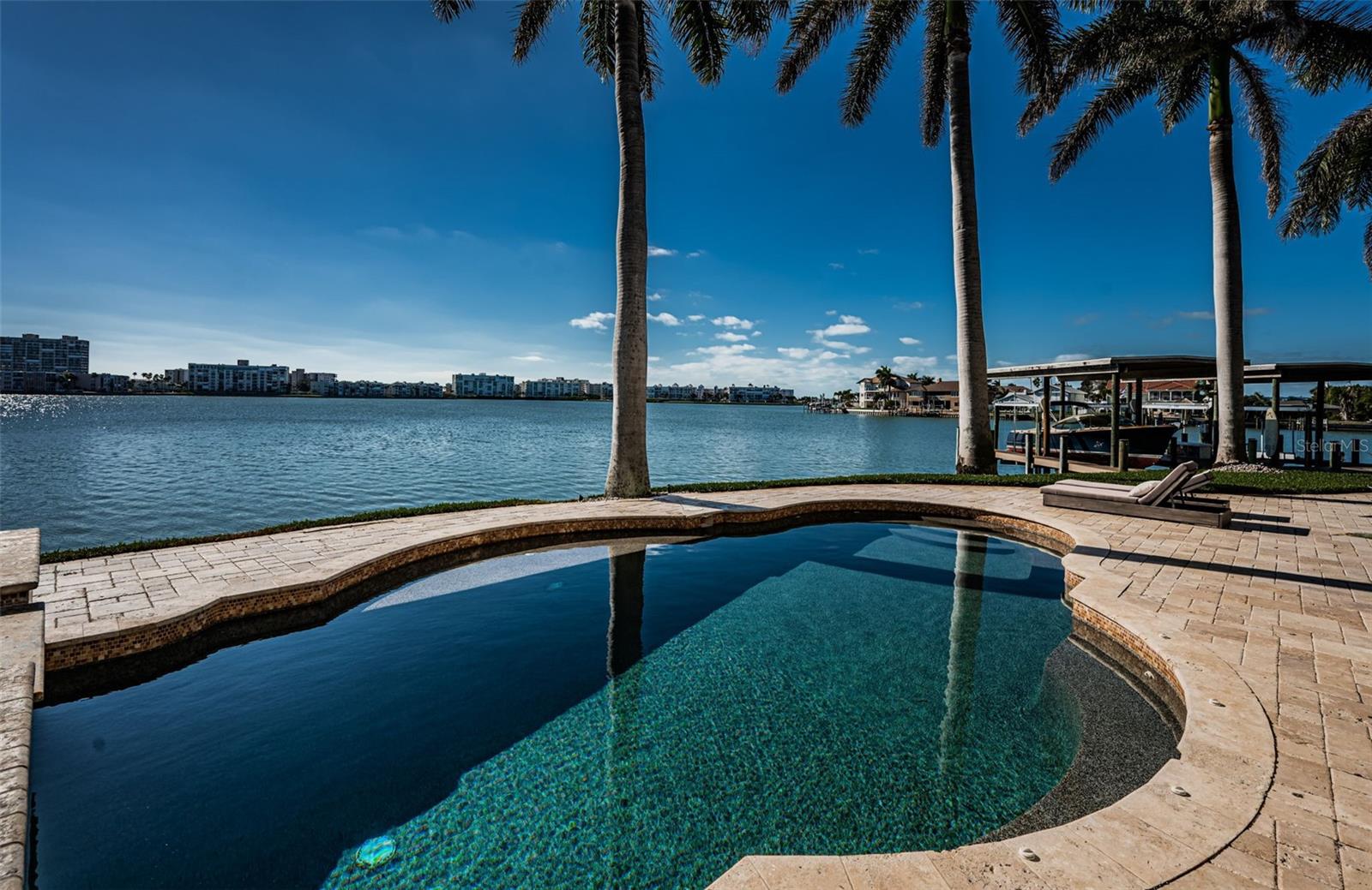 7800 9TH Ave ST PETERSBURG, FL 33707