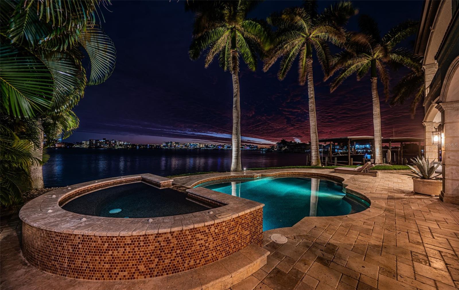 7800 9TH Ave ST PETERSBURG, FL 33707