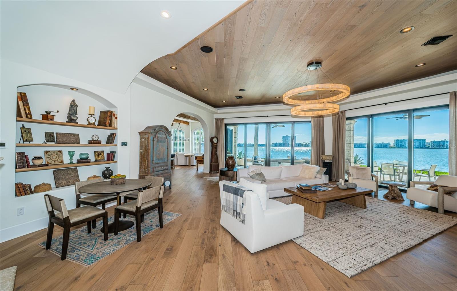 7800 9TH Ave ST PETERSBURG, FL 33707