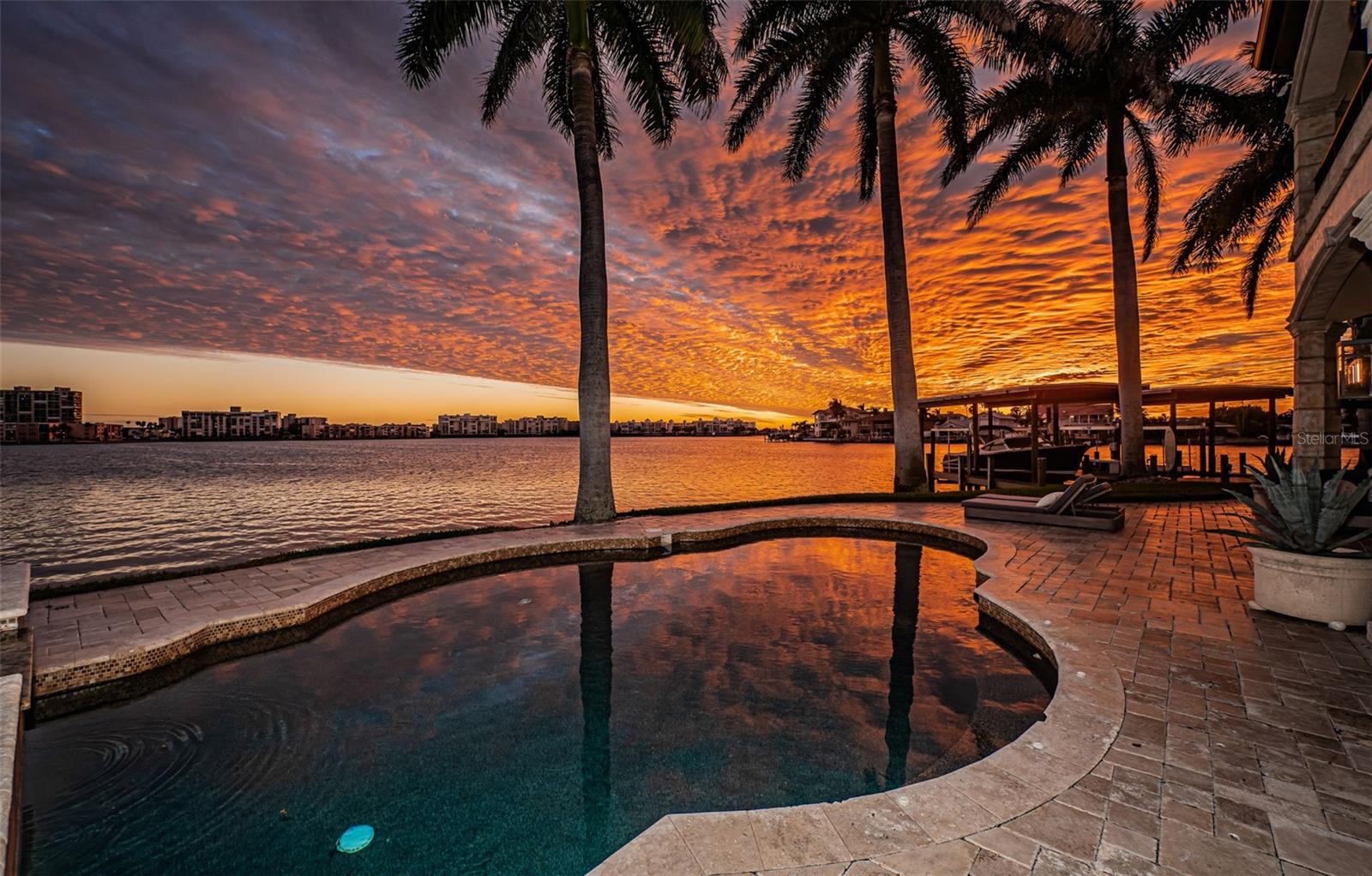 7800 9TH Ave ST PETERSBURG, FL 33707