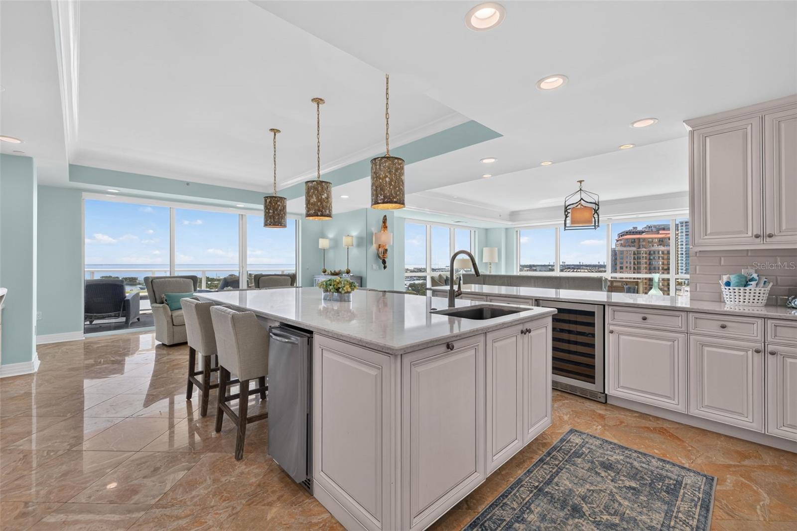 400 Bch Dr #1004 ST PETERSBURG, FL 33701