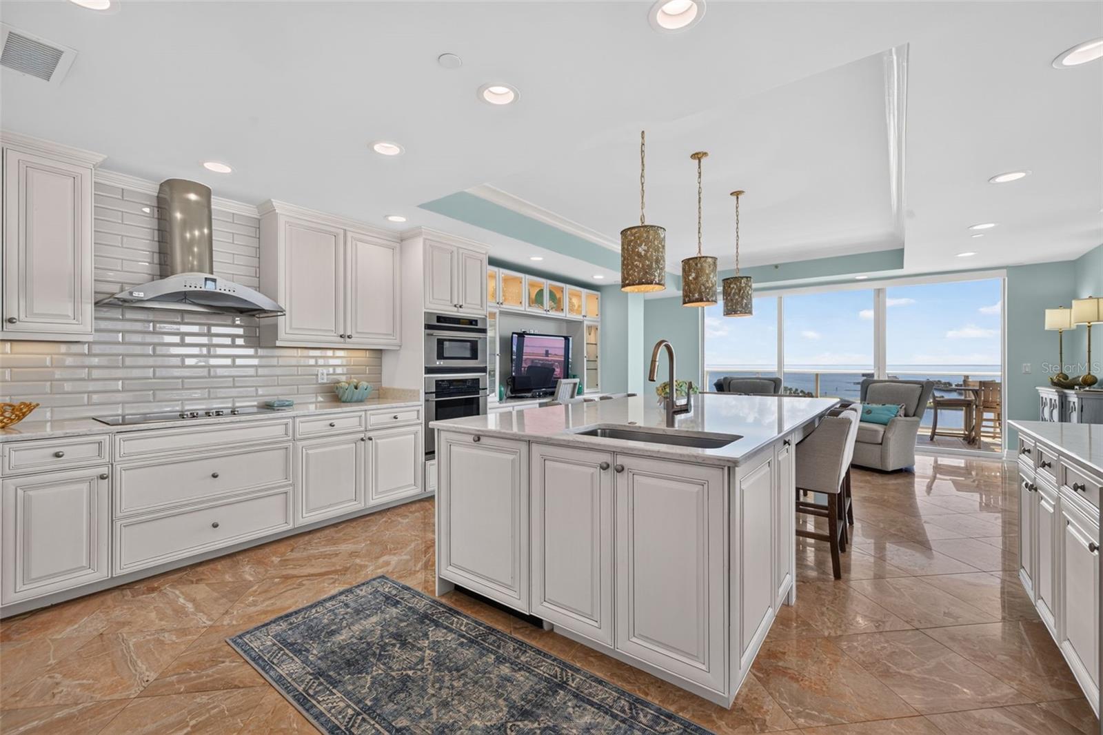 400 Bch Dr #1004 ST PETERSBURG, FL 33701
