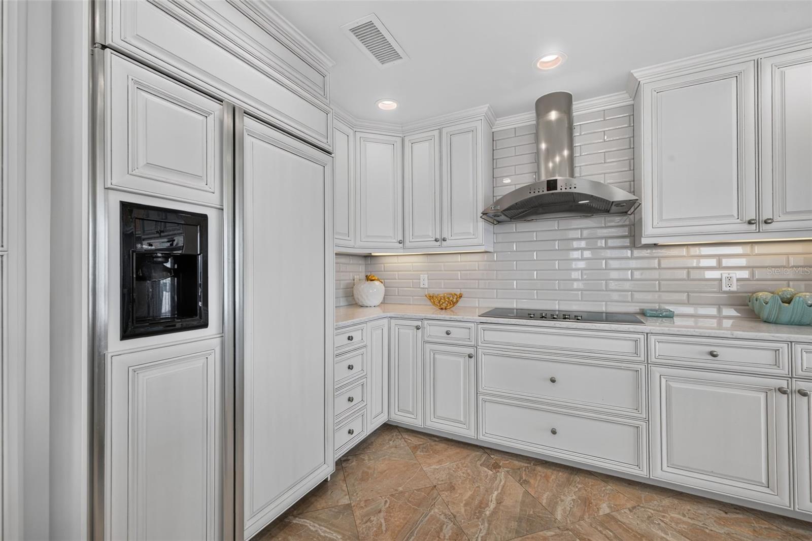 400 Bch Dr #1004 ST PETERSBURG, FL 33701