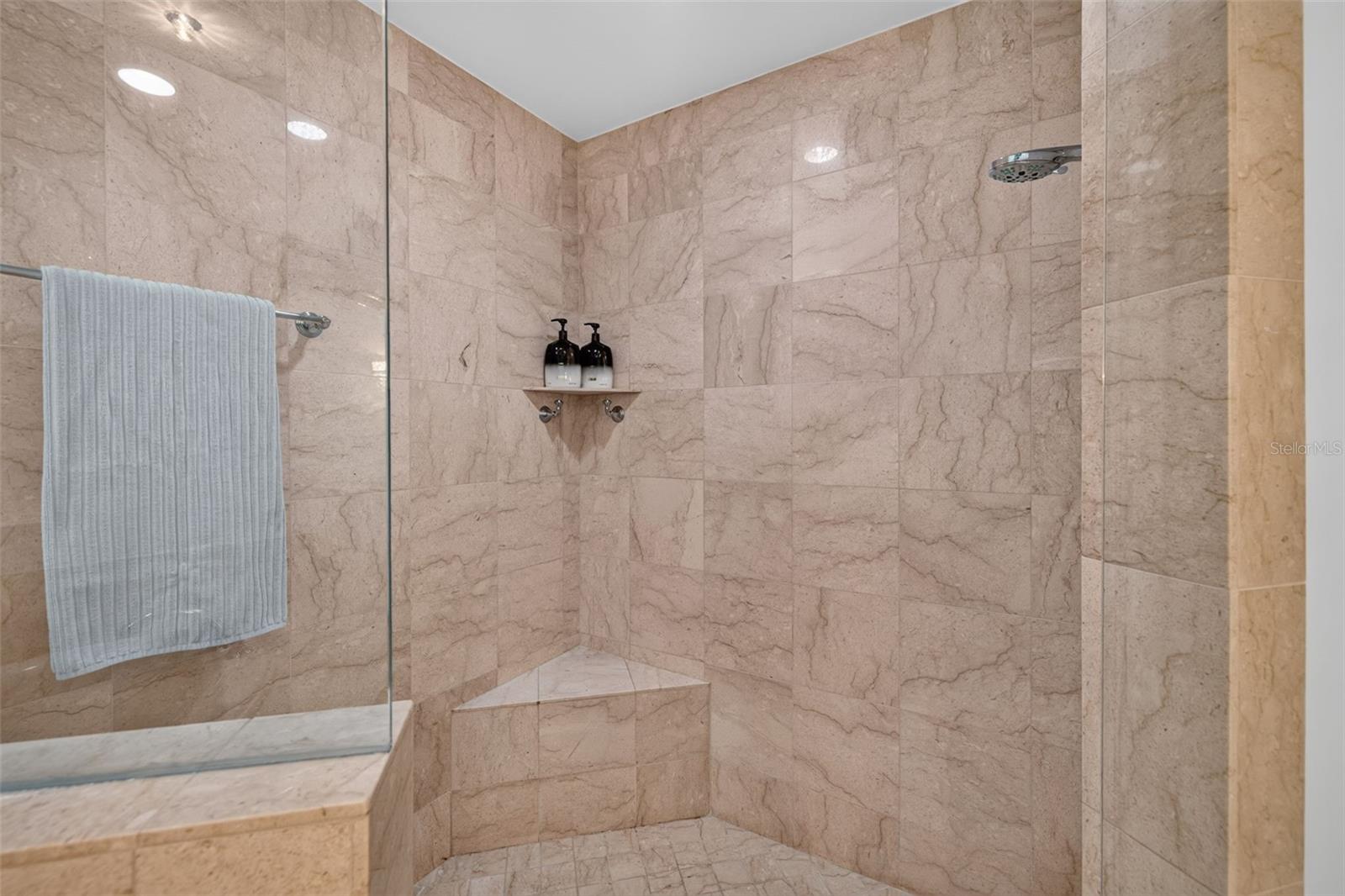 400 Bch Dr #1004 ST PETERSBURG, FL 33701