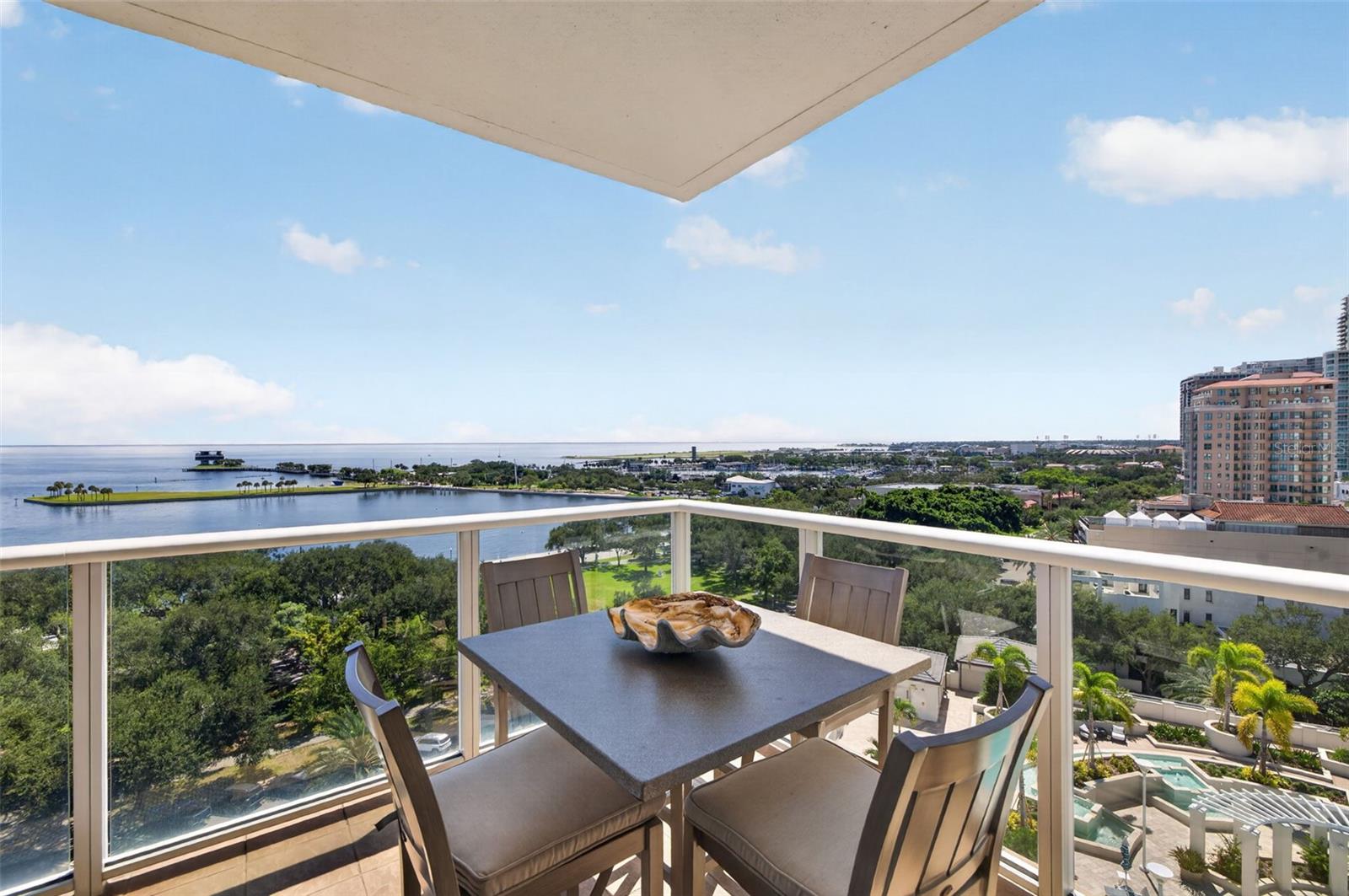 400 Bch Dr #1004 ST PETERSBURG, FL 33701
