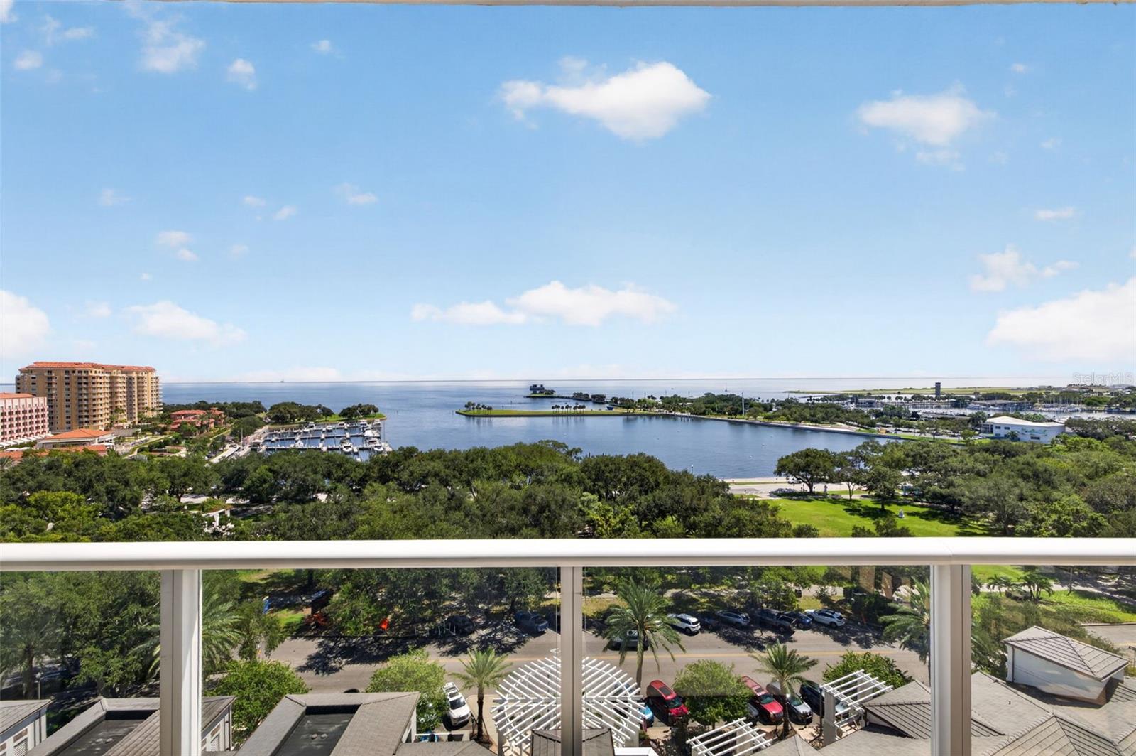 400 Bch Dr #1004 ST PETERSBURG, FL 33701