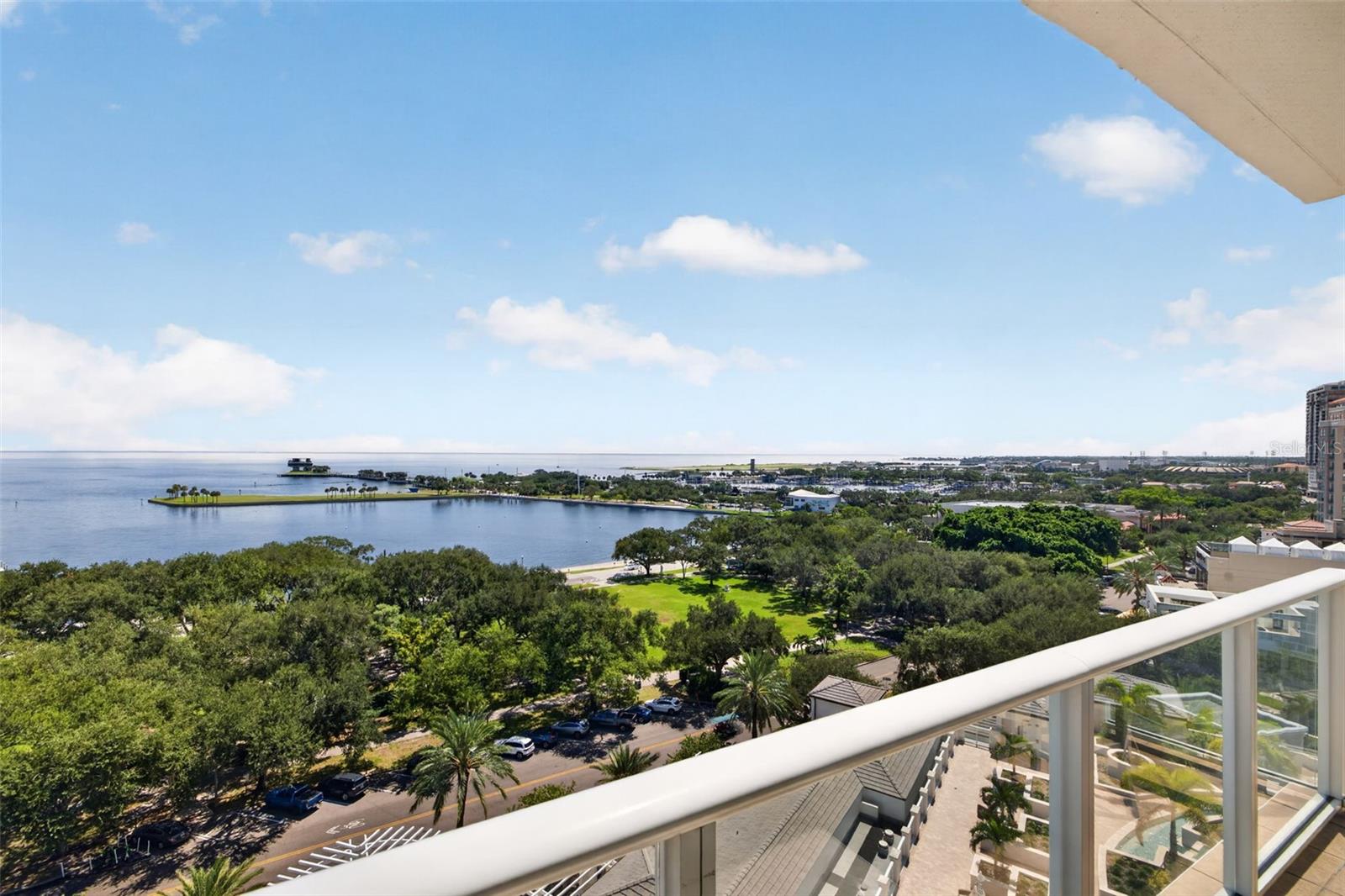 400 Bch Dr #1004 ST PETERSBURG, FL 33701
