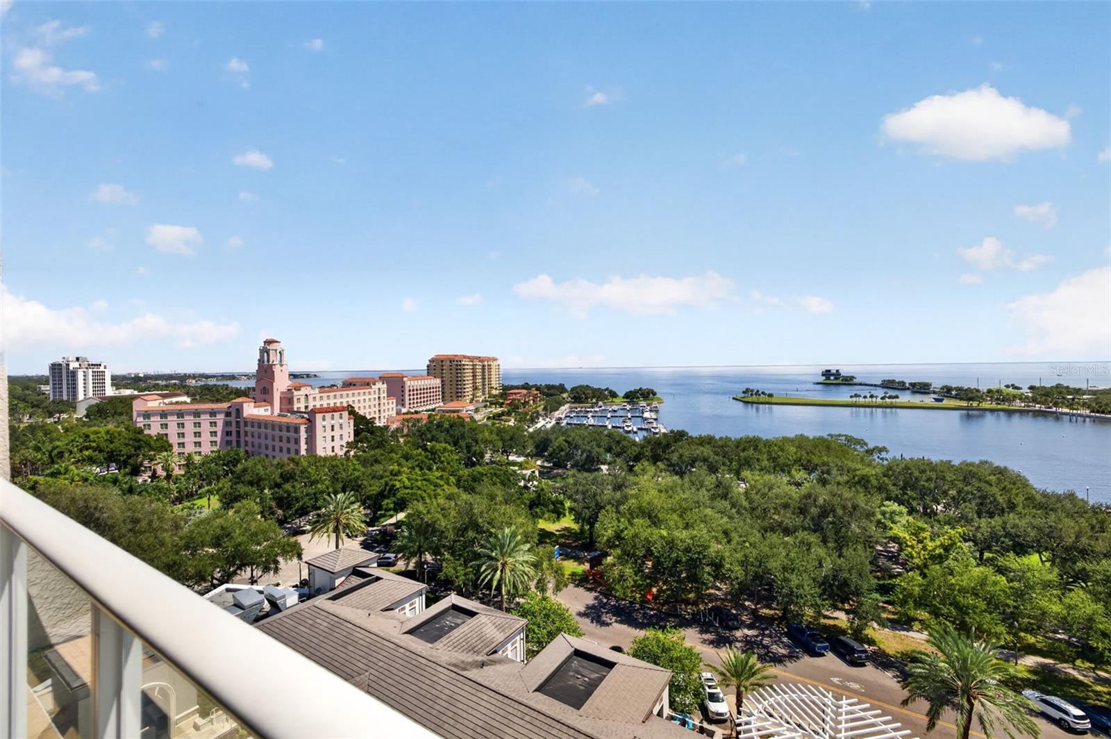 400 Bch Dr #1004 ST PETERSBURG, FL 33701