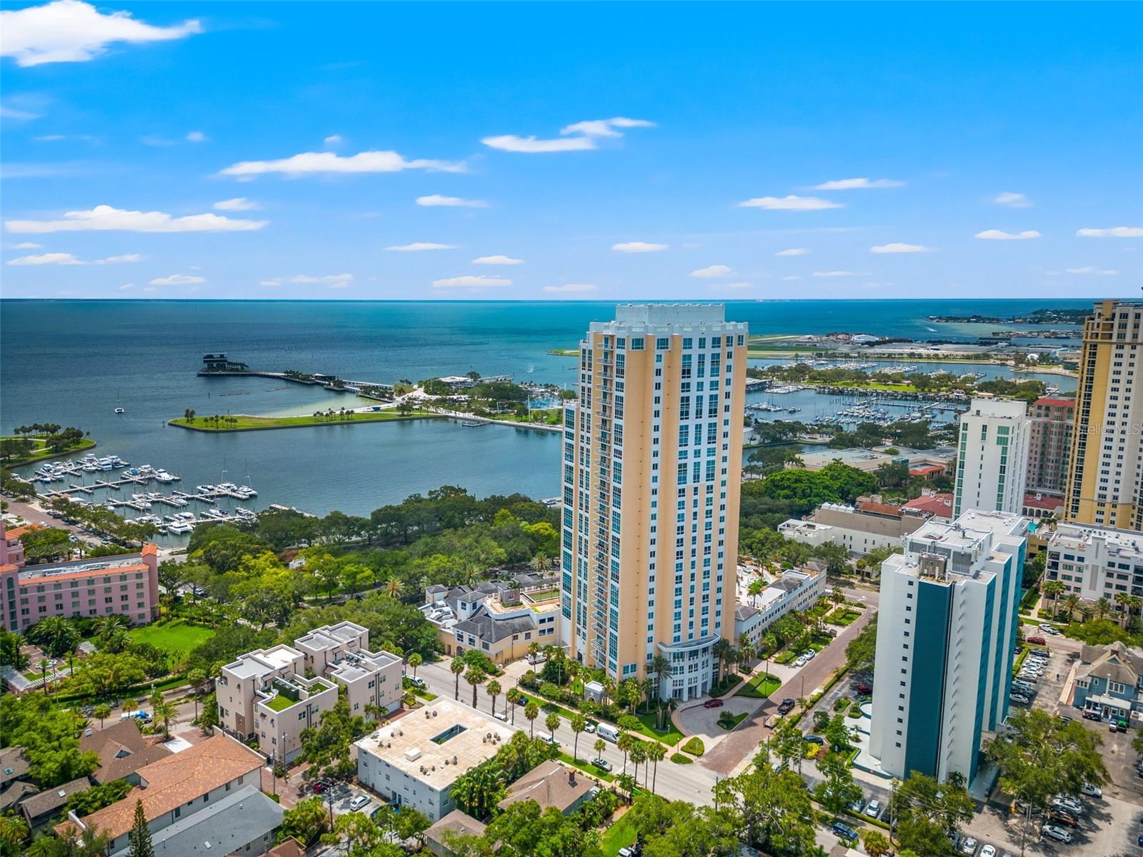 400 Bch Dr #1004 ST PETERSBURG, FL 33701