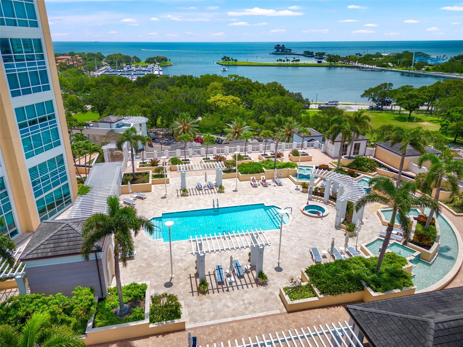 400 Bch Dr #1004 ST PETERSBURG, FL 33701