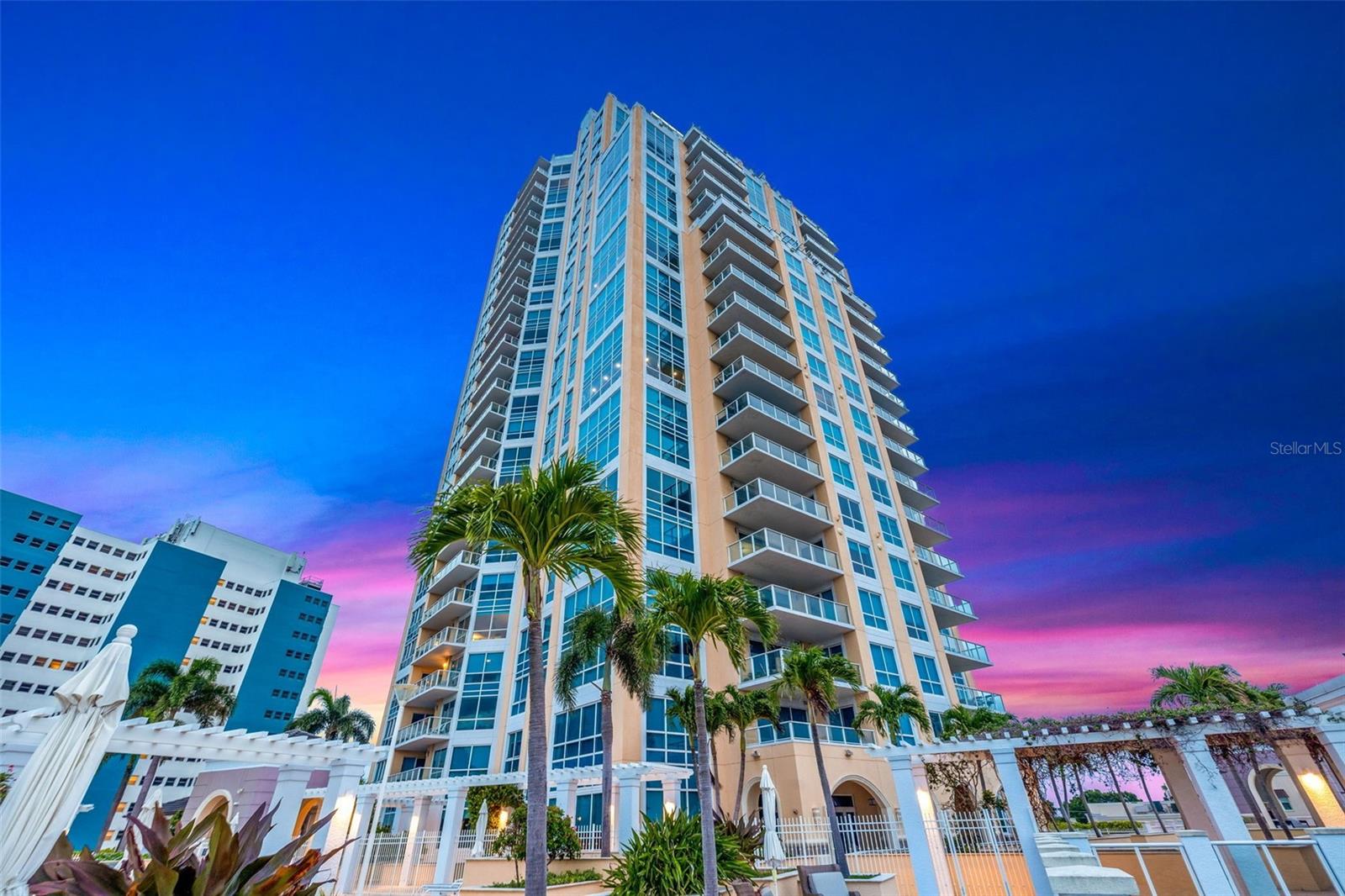 400 Bch Dr #1004 ST PETERSBURG, FL 33701