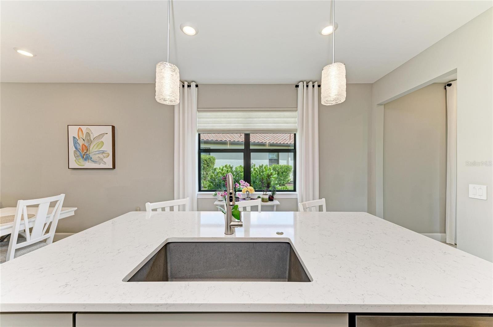 7575 SUMMERLAND Cv LAKEWOOD RANCH, FL 34202