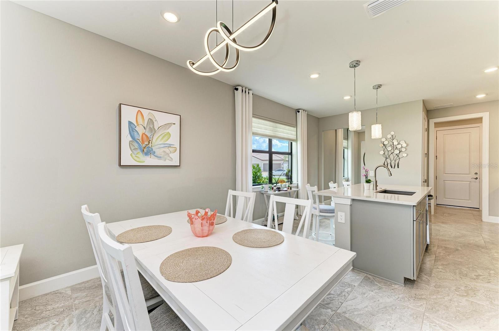 7575 SUMMERLAND Cv LAKEWOOD RANCH, FL 34202